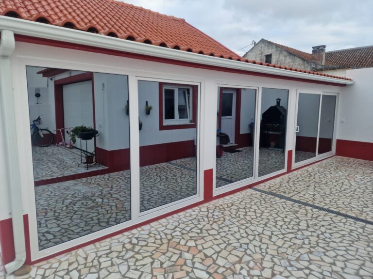Caixilharia Em Pvc Salamander Instalada Em Moradia Com Vidro De Controlo Solar