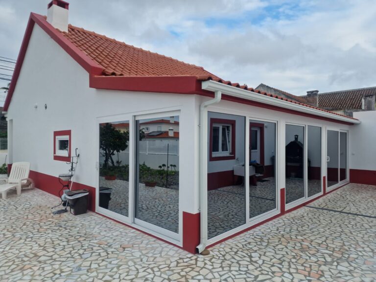 Instalação Exterior De Janelas Salamander Com Vidro Silver 20 Em Habitação